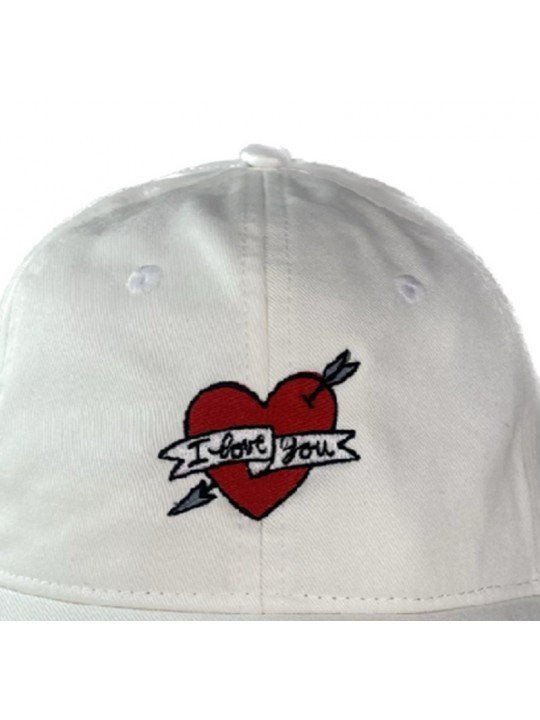 Gorra Bordada Corazón con Flecha Top Hats | Gorra Ajustable de Corona Blanda