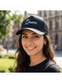 Gorra de rejilla QUEEN de Top Hats – gorra tipo trucker transpirable con bordado