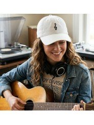 Gorra bordada con una nota musica SOL de top hats
