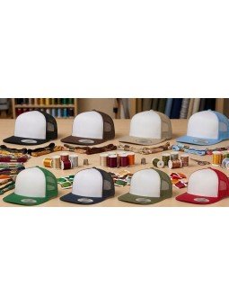 Gorra frontal blanco Snapback de Rejilla Flexfit | Estilo Urbano Visera Plana
