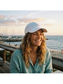 Gorra Top Hats con Bordado de Ola Minimalista | Estilo Surf
