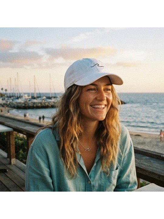 Gorra Top Hats con Bordado de Ola Minimalista | Estilo Surf